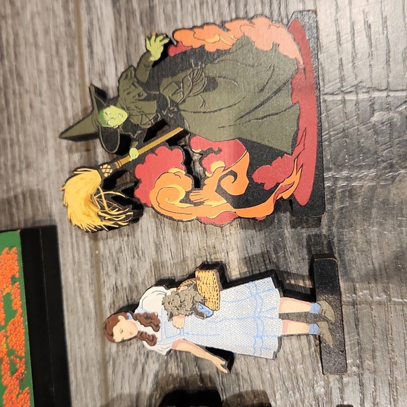 Shelia's 2000 The Wizard of Oz 6 pc. Lot Emerald city & 5 wooden Figurines - Picture 7 of 13